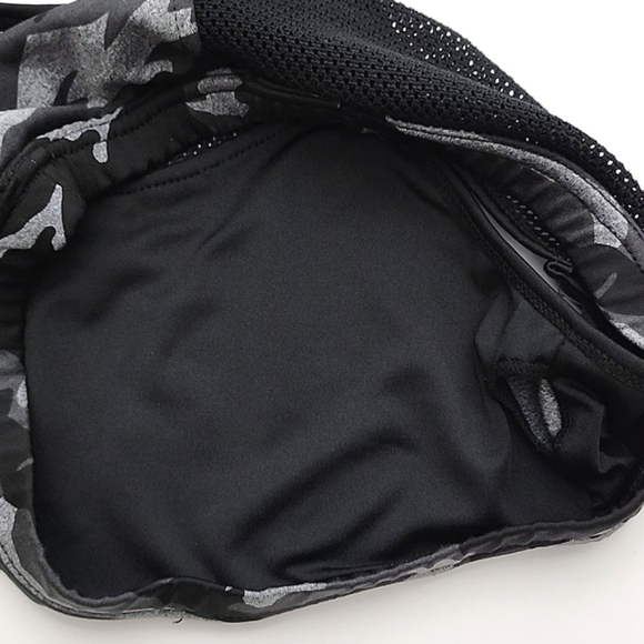 ⭐️3 / $30⭐️ Black Grey Camo High Neck Mesh Racerback Sports Bra  Size Medium - Picture 3 of 10